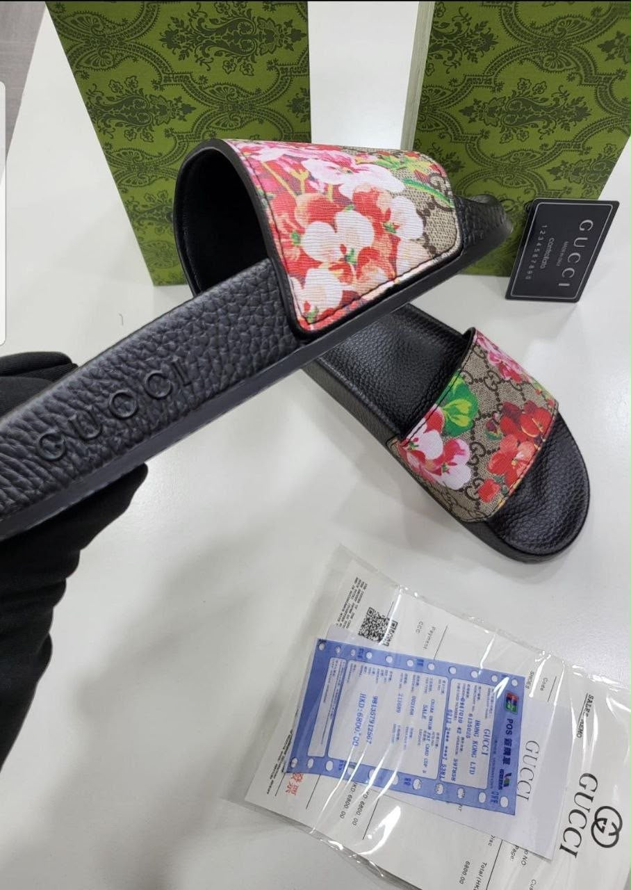 Gucci sliders